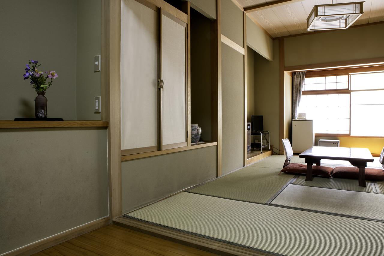 Ryokan Warabino Hotel Takayama  Buitenkant foto